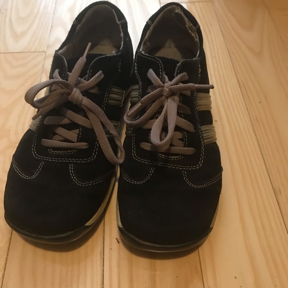 Suede Sketchers